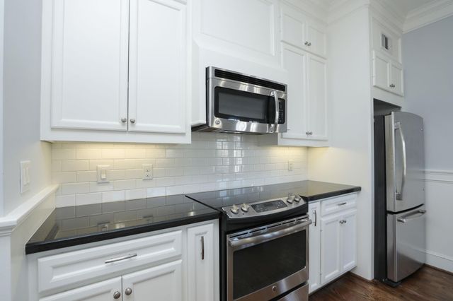 2802 Morrison Street 201, Houston, TX 77009