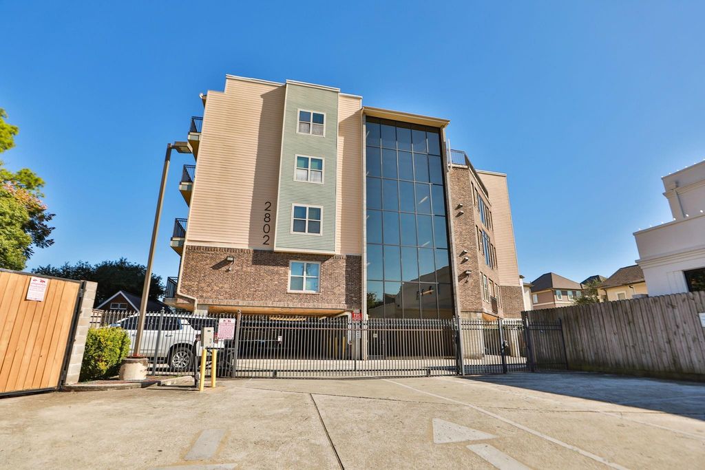 2802 Morrison Street 201, Houston, TX 77009