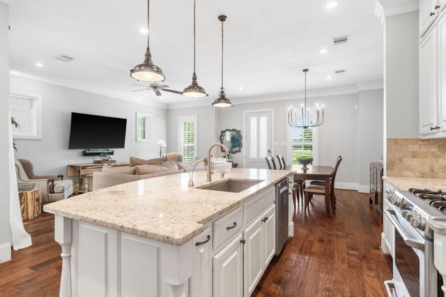 186 W Breezy Way, The Woodlands, TX 77380