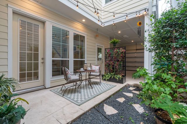 186 W Breezy Way, The Woodlands, TX 77380
