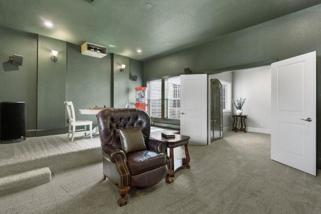 186 W Breezy Way, The Woodlands, TX 77380