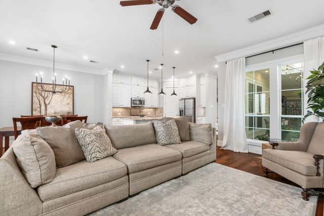 186 W Breezy Way, The Woodlands, TX 77380