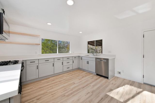 14522 Clear Creek Pl, Grass Valley, CA 95949