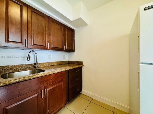 1060 NW 116th St 1, Miami, FL 33168
