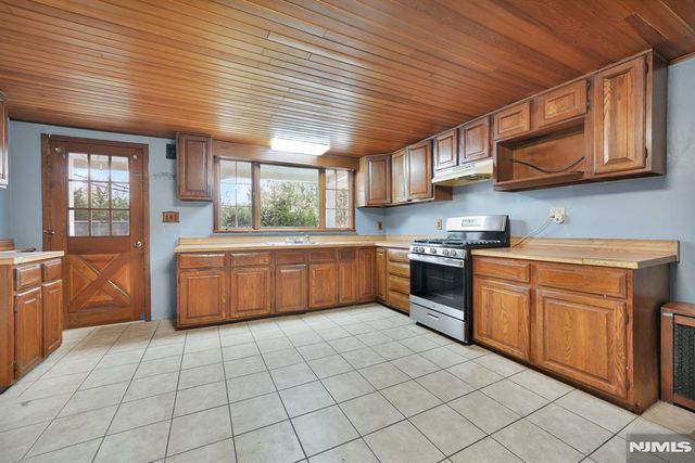 156 Graham Avenue, North Haledon, NJ 07508