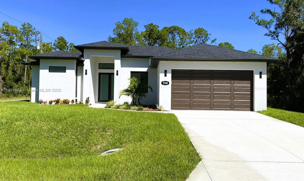 706 W 10th ST, Lehigh Acres, FL 33972