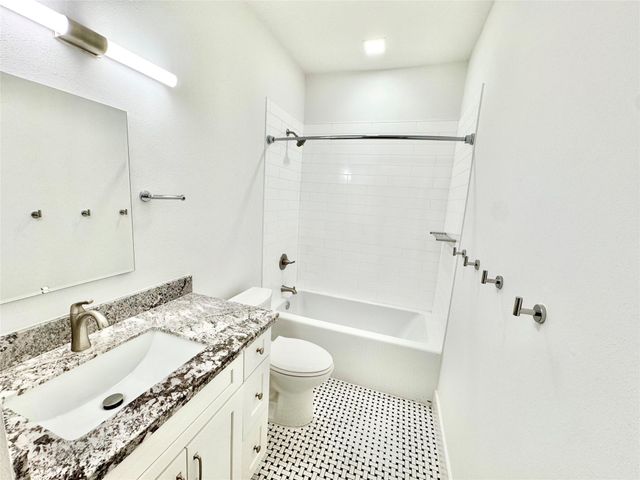 2102 Mechanic Street 106, Galveston, TX 77550