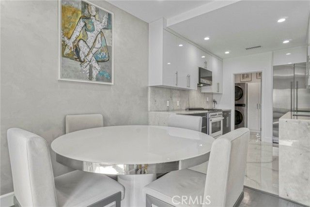 14347 Albers 207, Sherman Oaks, CA 91401