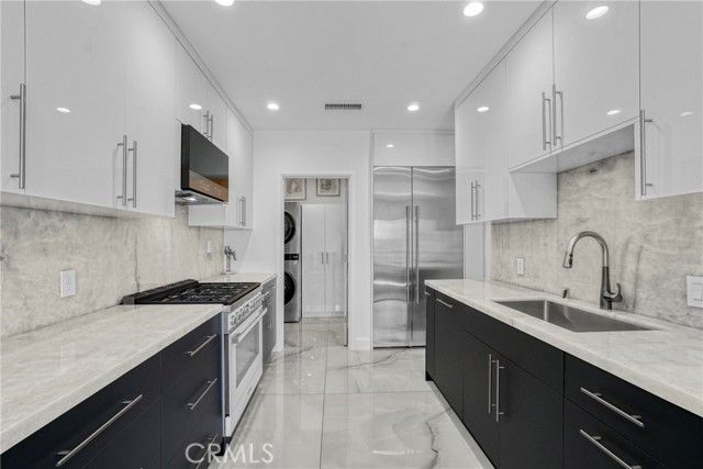 14347 Albers 207, Sherman Oaks, CA 91401