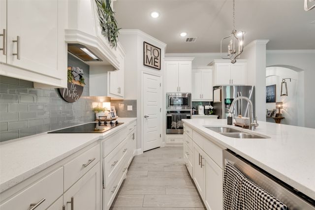 101 Oxford Court, Weatherford, TX 76088