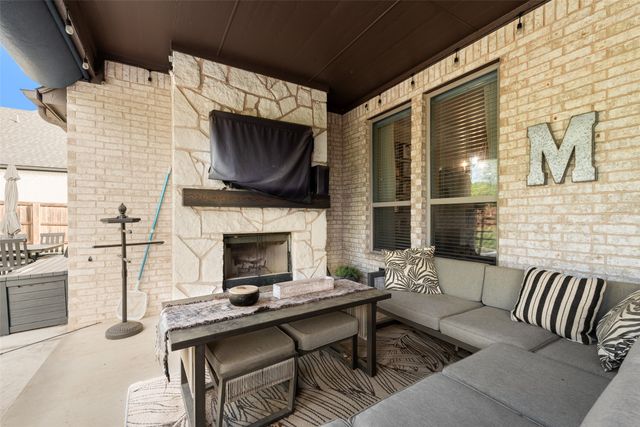 101 Oxford Court, Weatherford, TX 76088