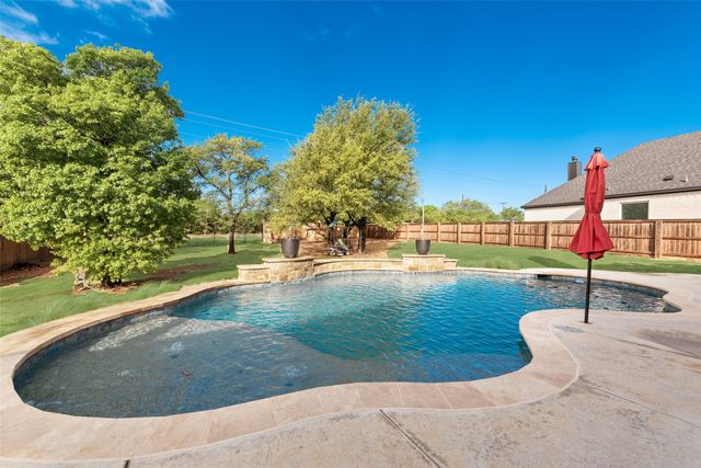 101 Oxford Court, Weatherford, TX 76088