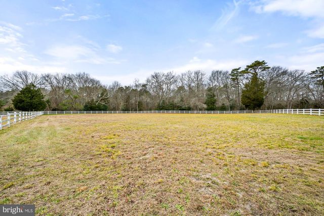 914 W MOSS MILL RD, Egg Harbor City, NJ 08215