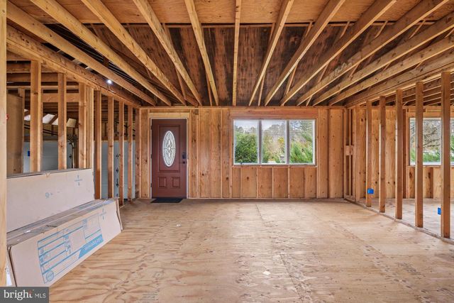 914 W MOSS MILL RD, Egg Harbor City, NJ 08215