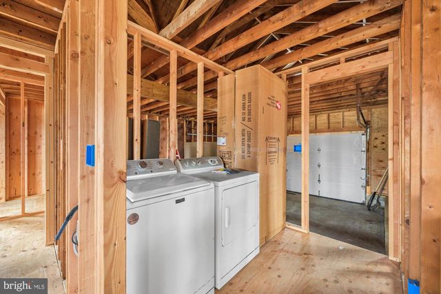 914 W MOSS MILL RD, Egg Harbor City, NJ 08215