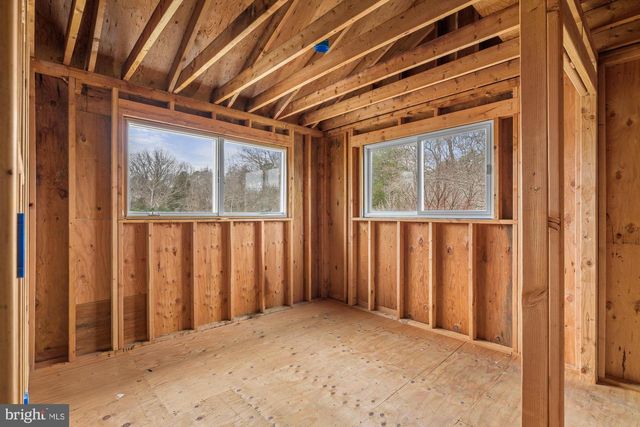 914 W MOSS MILL RD, Egg Harbor City, NJ 08215