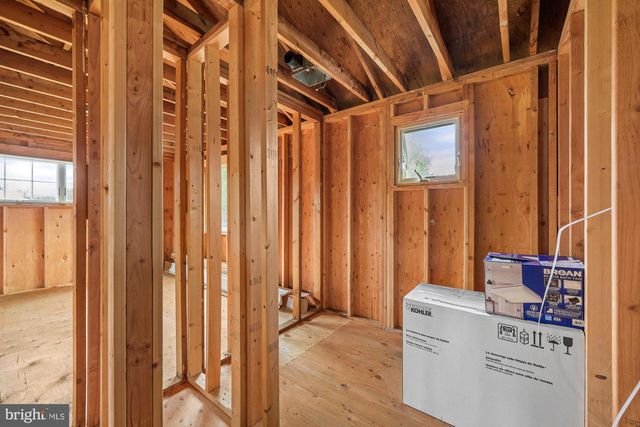 914 W MOSS MILL RD, Egg Harbor City, NJ 08215