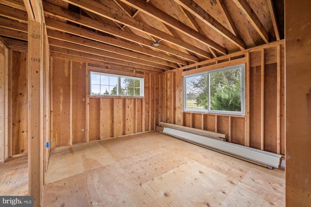 914 W MOSS MILL RD, Egg Harbor City, NJ 08215