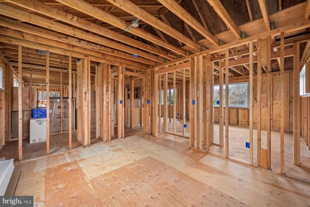 914 W MOSS MILL RD, Egg Harbor City, NJ 08215