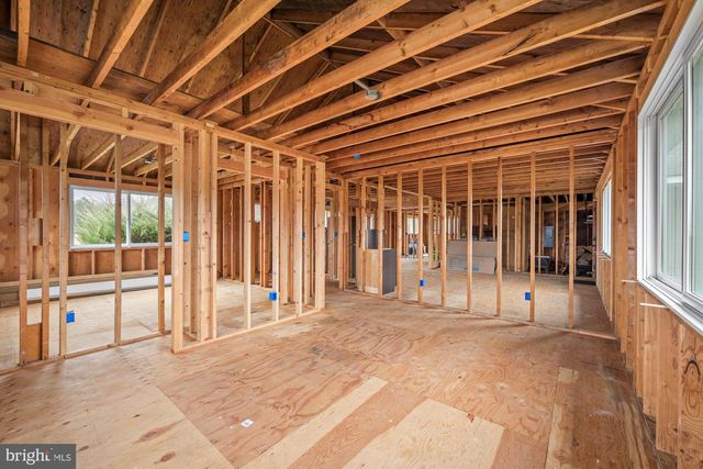 914 W MOSS MILL RD, Egg Harbor City, NJ 08215