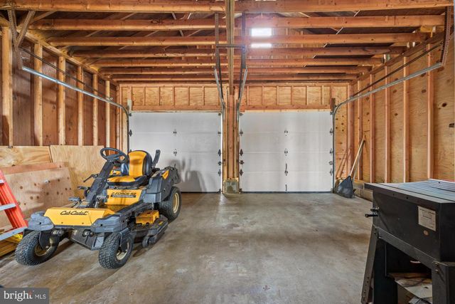 914 W MOSS MILL RD, Egg Harbor City, NJ 08215