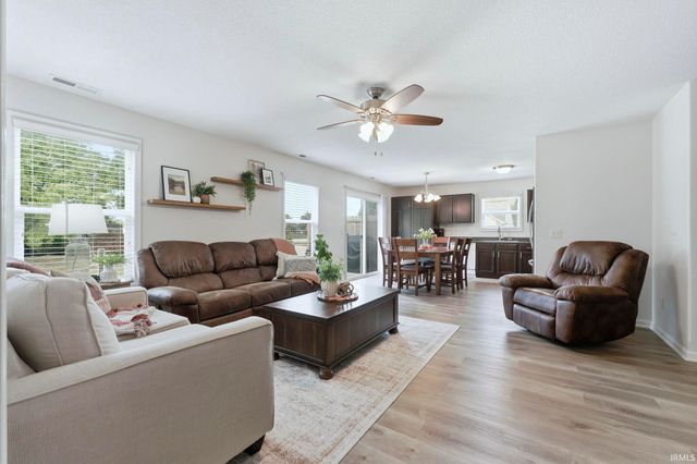 11204 Wirra Wirra Hill, Roanoke, IN 46783