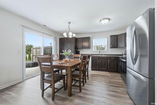 11204 Wirra Wirra Hill, Roanoke, IN 46783