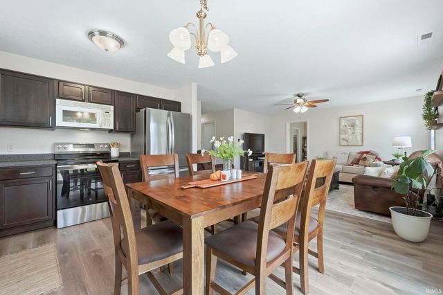 11204 Wirra Wirra Hill, Roanoke, IN 46783