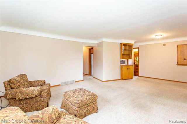13565 Dixie, Redford, MI 48239