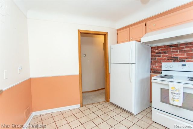 13565 Dixie, Redford, MI 48239