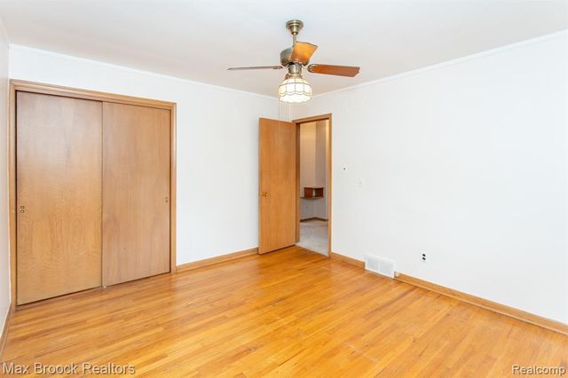 13565 Dixie, Redford, MI 48239