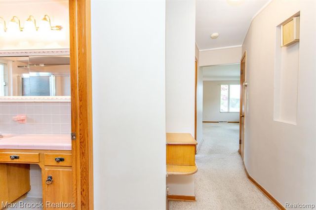 13565 Dixie, Redford, MI 48239