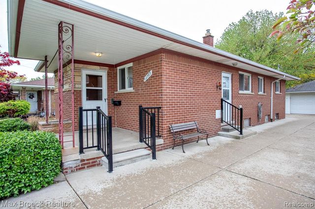 13565 Dixie, Redford, MI 48239