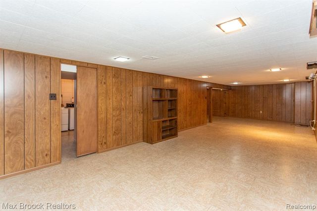 13565 Dixie, Redford, MI 48239