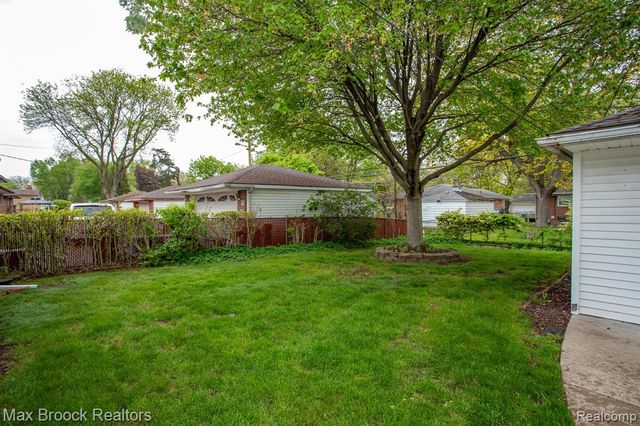 13565 Dixie, Redford, MI 48239