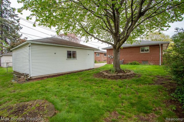 13565 Dixie, Redford, MI 48239