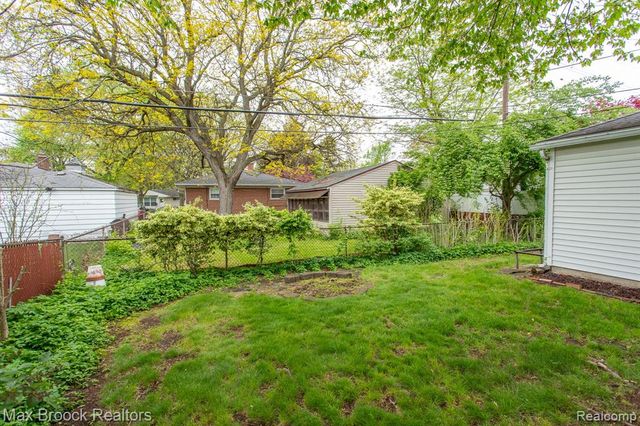 13565 Dixie, Redford, MI 48239