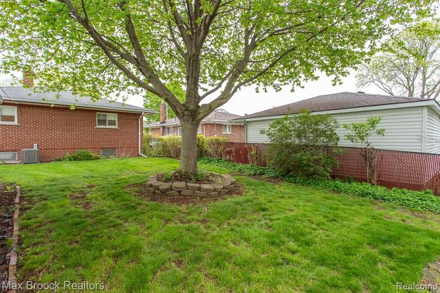 13565 Dixie, Redford, MI 48239