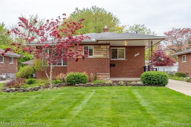 13565 Dixie, Redford, MI 48239