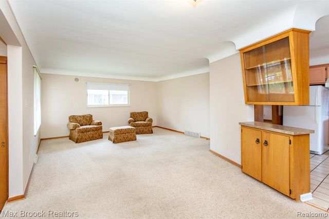 13565 Dixie, Redford, MI 48239