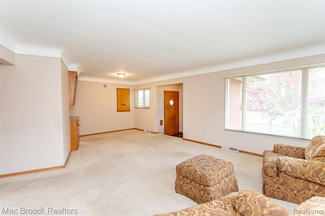 13565 Dixie, Redford, MI 48239