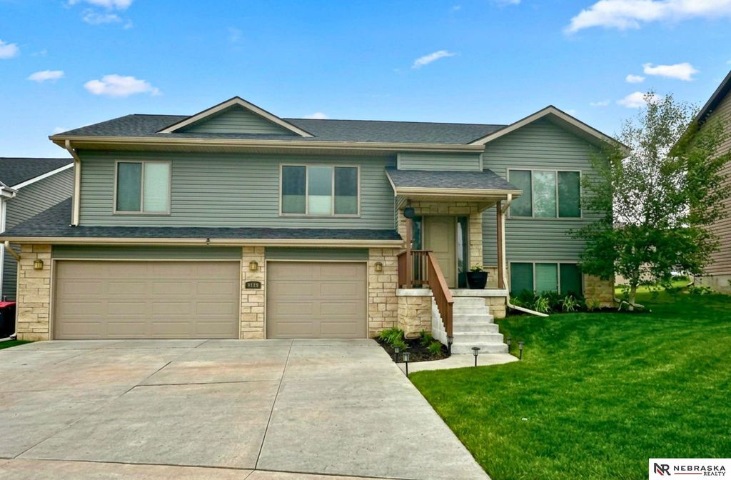 6510 Grays Peak Drive, Lincoln, NE 68521