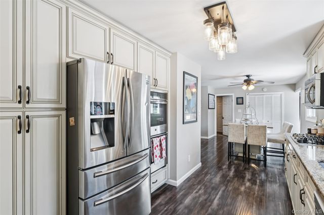 7 Gary Street, Port Jefferson Station, NY 11776