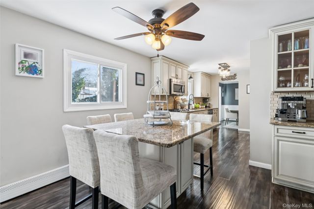 7 Gary Street, Port Jefferson Station, NY 11776