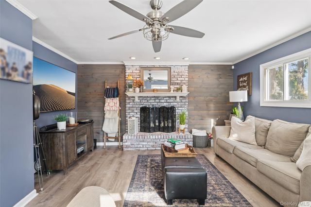 7 Gary Street, Port Jefferson Station, NY 11776