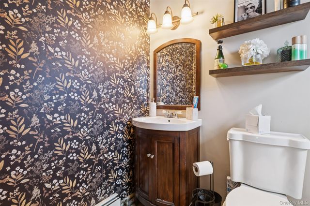 7 Gary Street, Port Jefferson Station, NY 11776