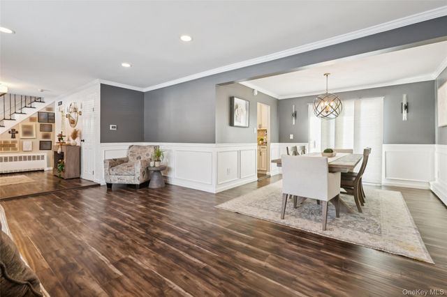 7 Gary Street, Port Jefferson Station, NY 11776