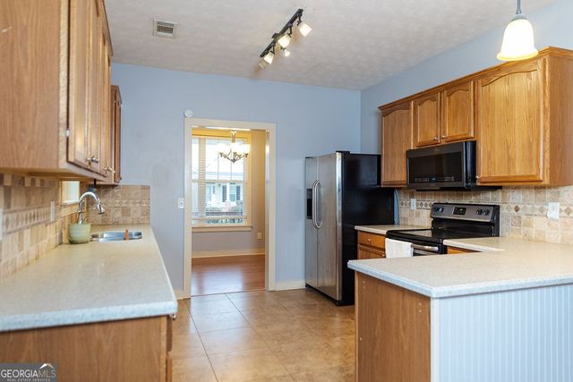 206 Fox Chase Way, Hogansville, GA 30230