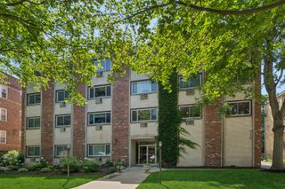 1234 Elmwood Avenue 2F, Evanston, IL 60202