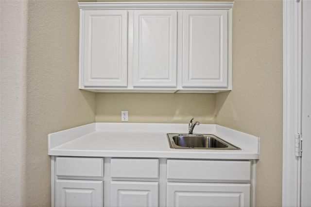 6826 Sorrelwood Lane, Sugar Land, TX 77479